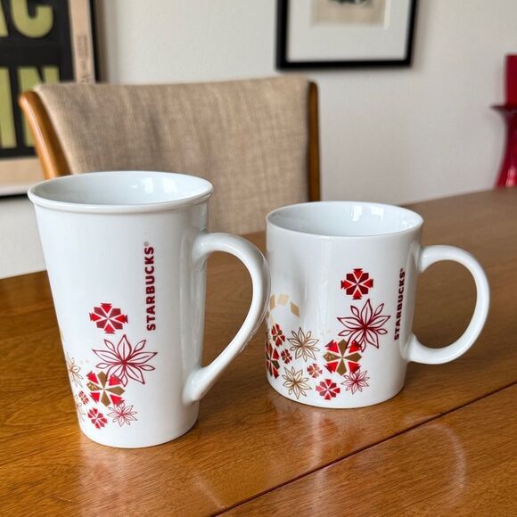 Set of 2 Starbucks holiday mugs - Picture 1 of 4
